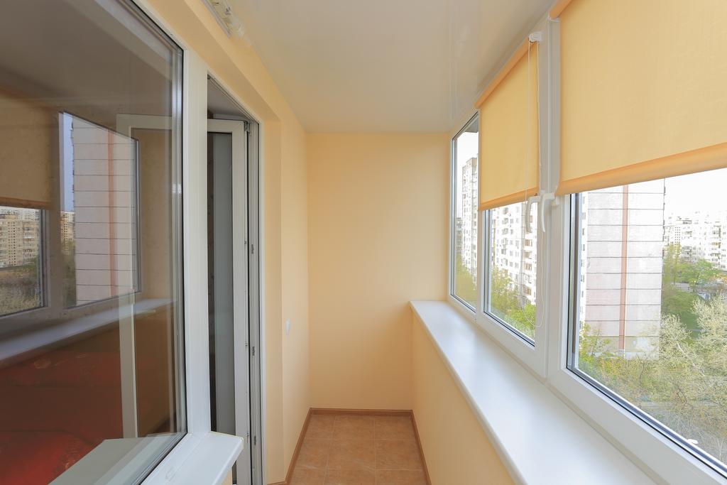 Apartment On Obolonskiy Prospect 12 Kiev Esterno foto