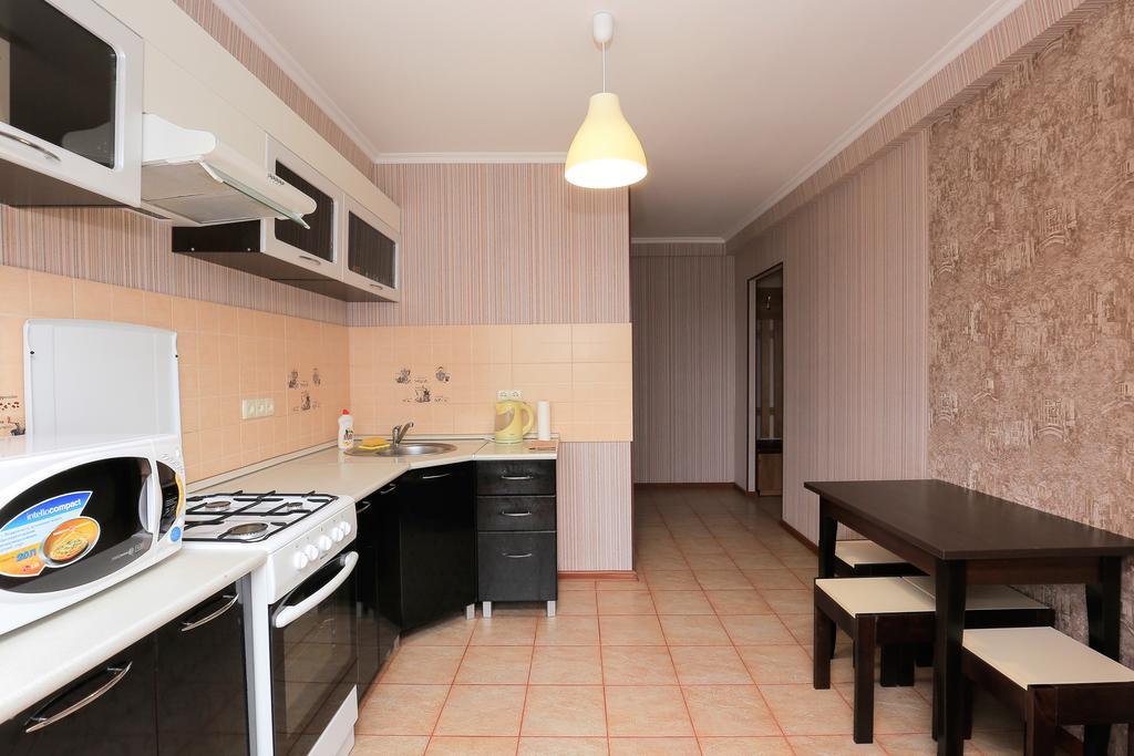 Apartment On Obolonskiy Prospect 12 Kiev Esterno foto