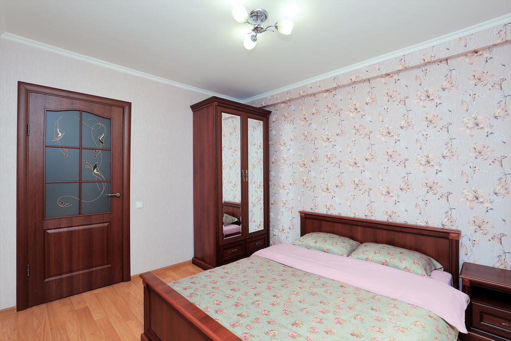 Apartment On Obolonskiy Prospect 12 Kiev Esterno foto